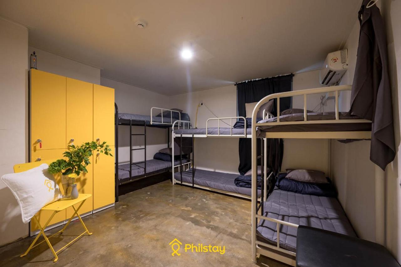 U Hongdae - Female Only Hostel *