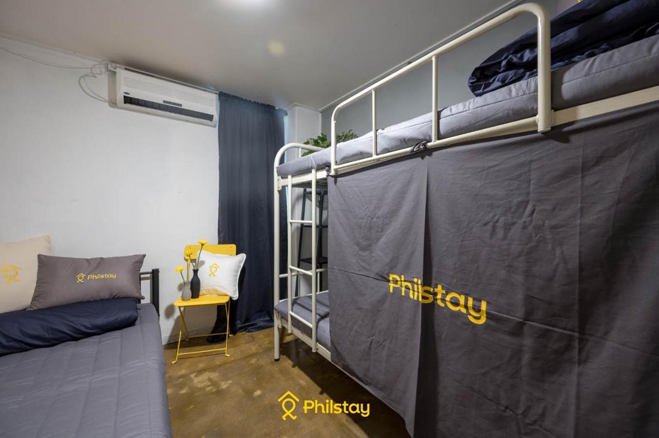 U Hongdae - Female Only Hostel *