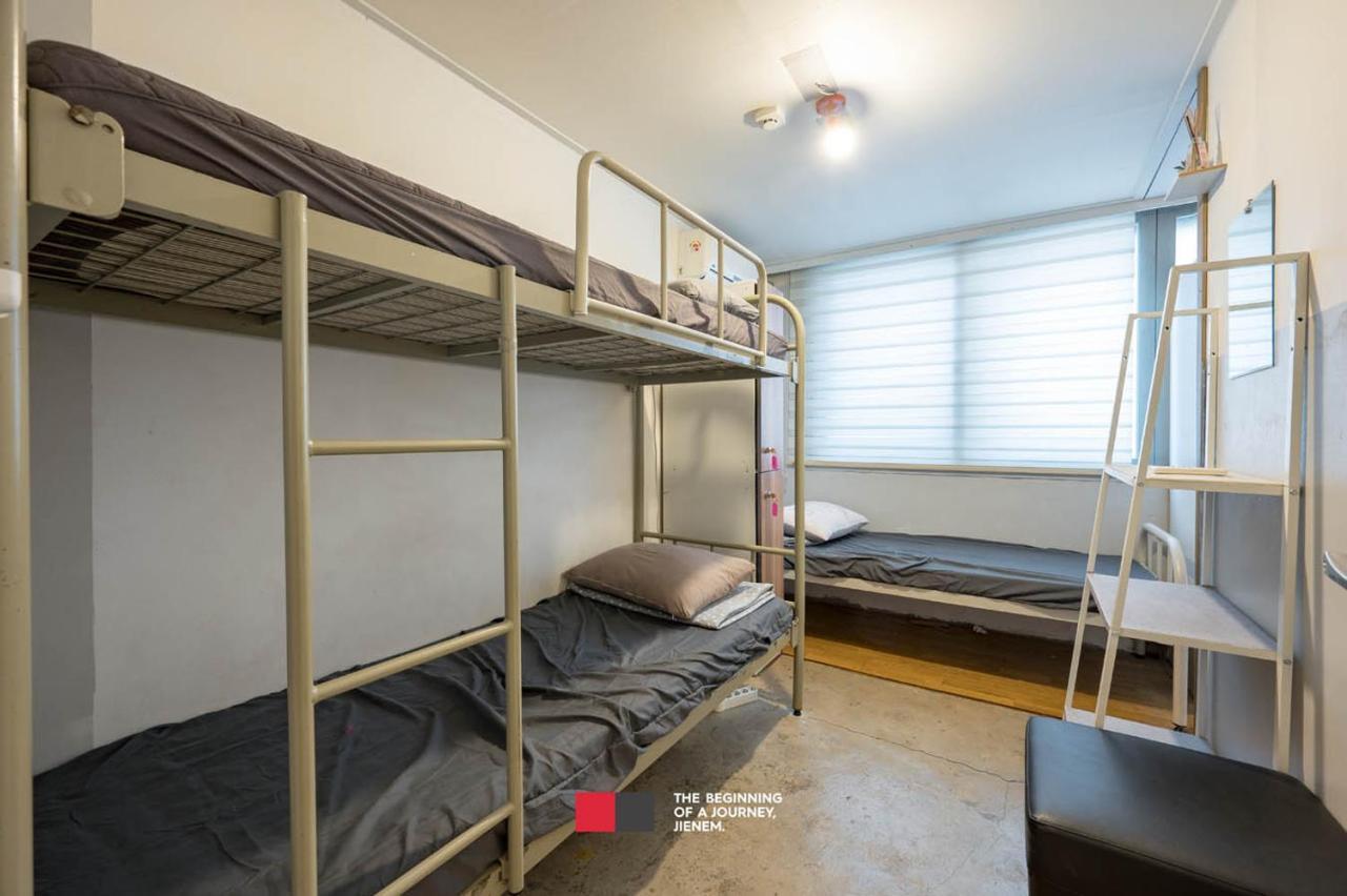U Hongdae - Female Only Hostel