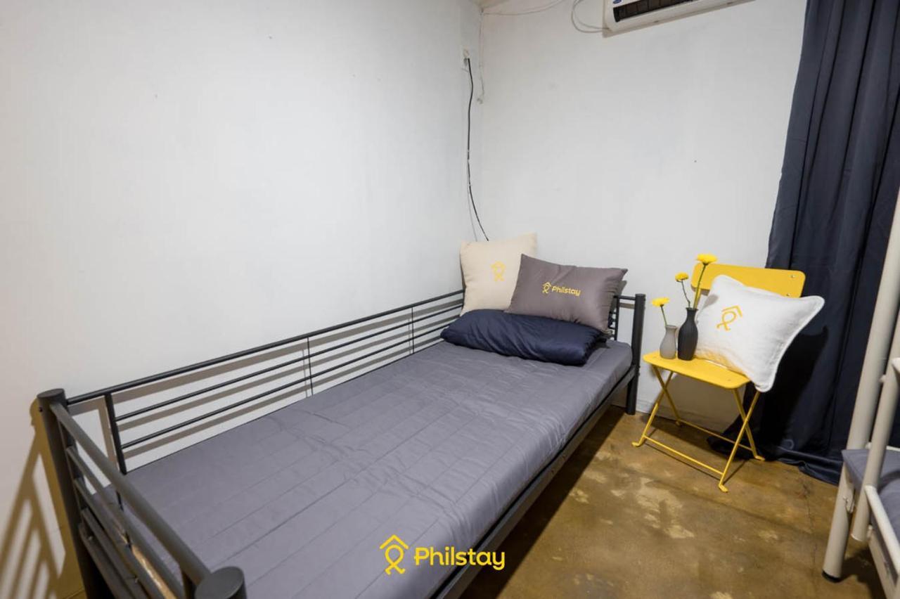 U Hongdae - Female Only Hostel *